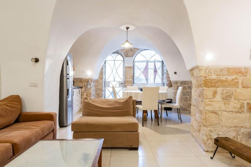 שלווה בעיר העתיקה - Peace In The Heart Of The Old City Safed Buitenkant foto